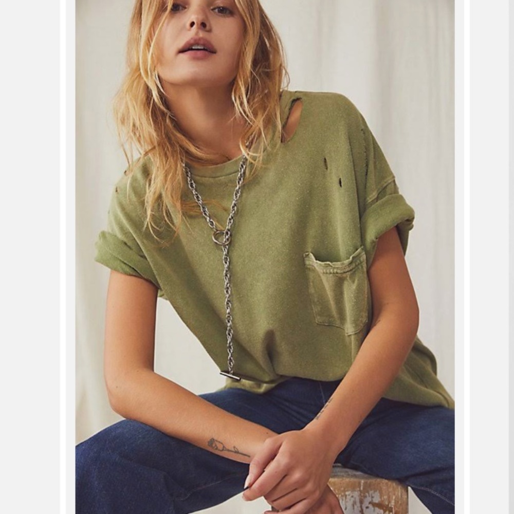 NWT FREE PEOPLE Rubi Distressed Pocket Tee - SMALL